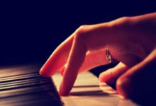 配资门户官网:股票手机怎么交易-家电三巨头半年考：格力独木难支 海尔美的多元破局